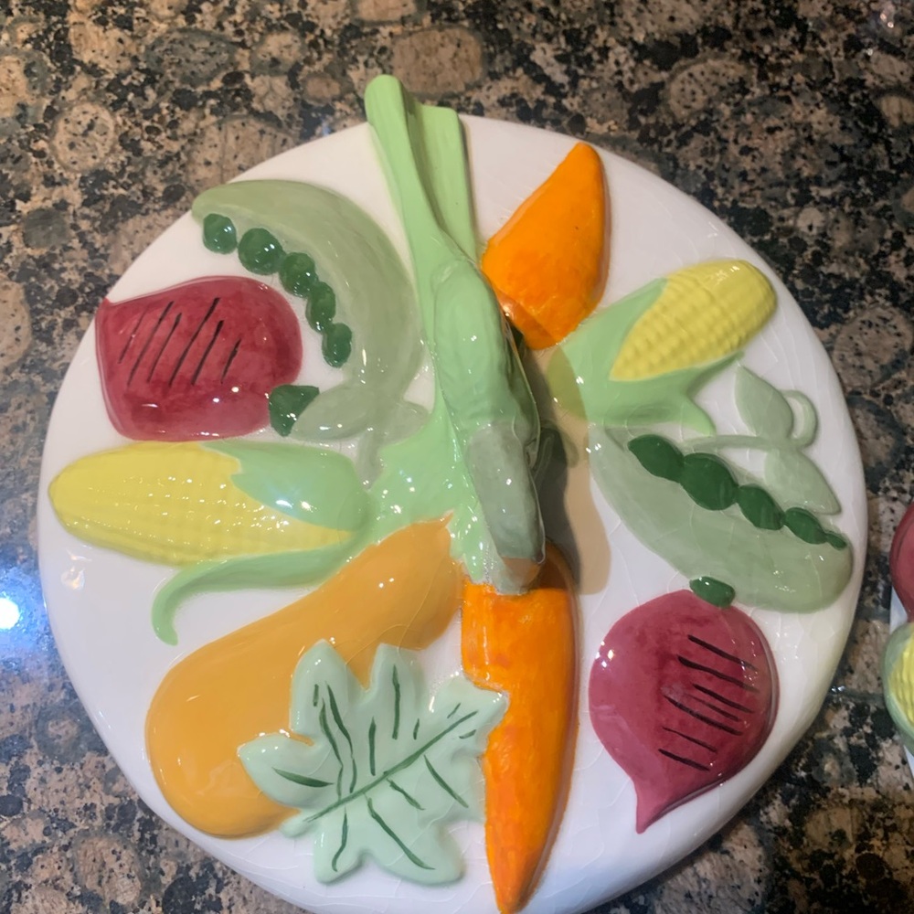 Colorful Ceramic Lid with Vegetables - Picture 8 of 12